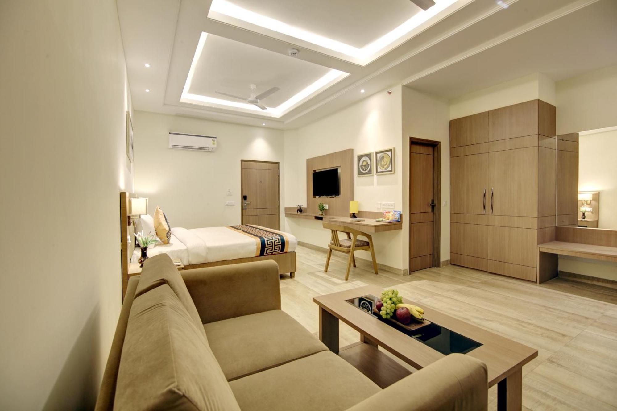 Airport Hotel Claytone Nuova Delhi Esterno foto
