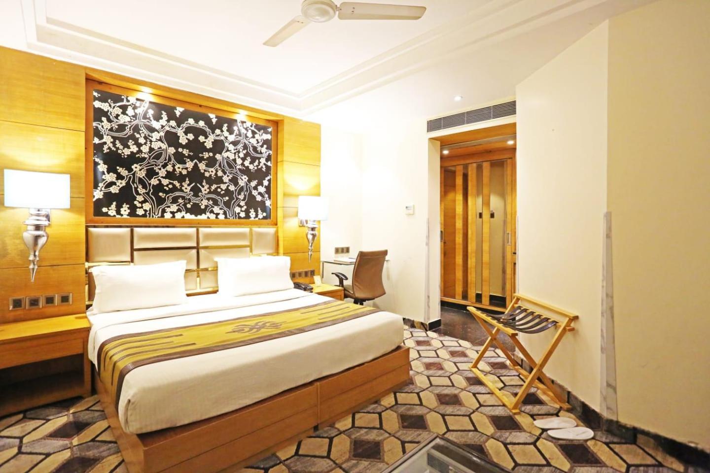 Airport Hotel Claytone Nuova Delhi Esterno foto