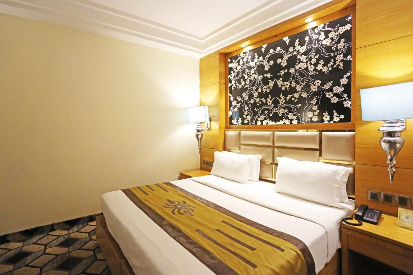 Airport Hotel Claytone Nuova Delhi Esterno foto