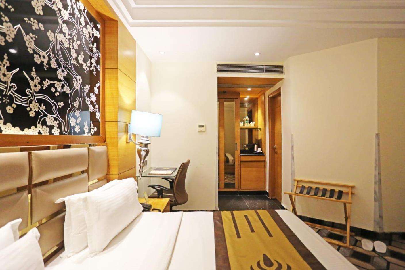 Airport Hotel Claytone Nuova Delhi Esterno foto